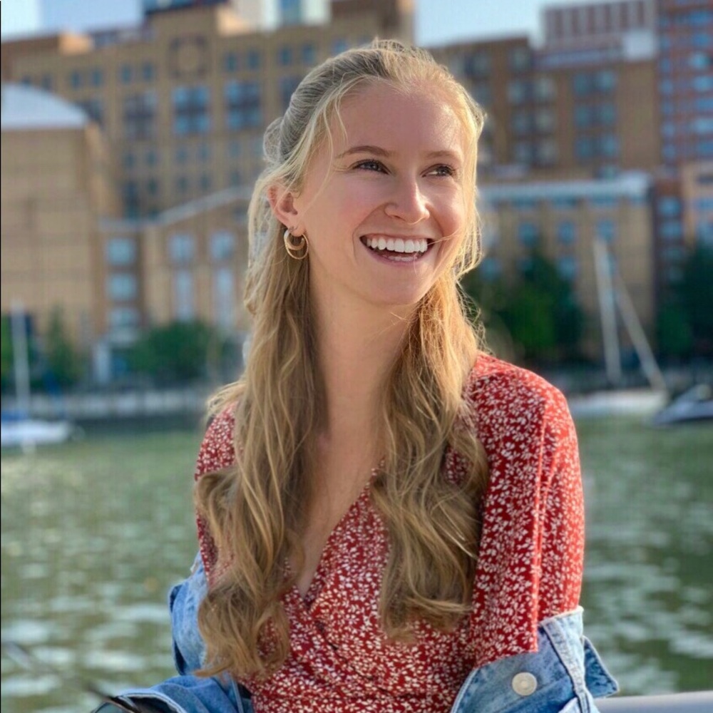 Meet your Posher, Stephanie